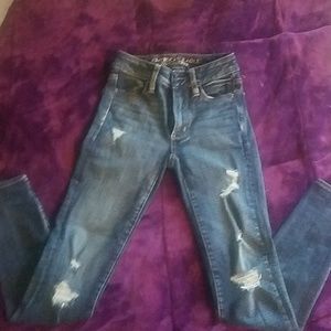 Juniors American Eagle distressed skinny jeans